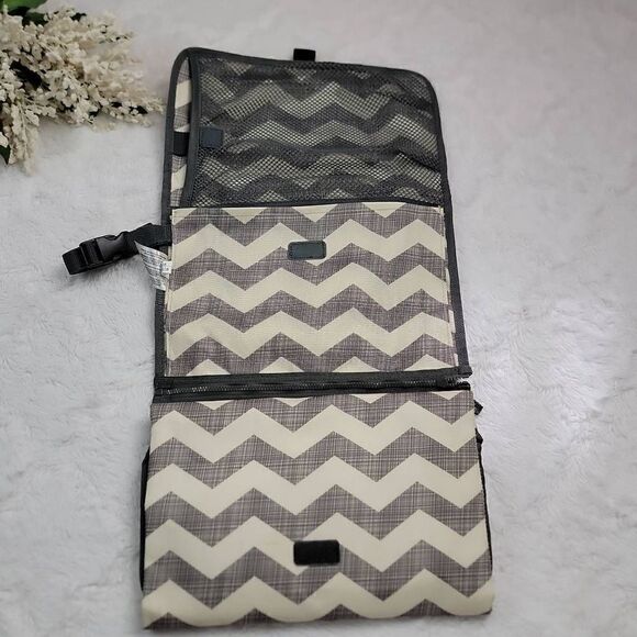 Skip Hop Pronto Changing Station Portable - Picture 2 of 6